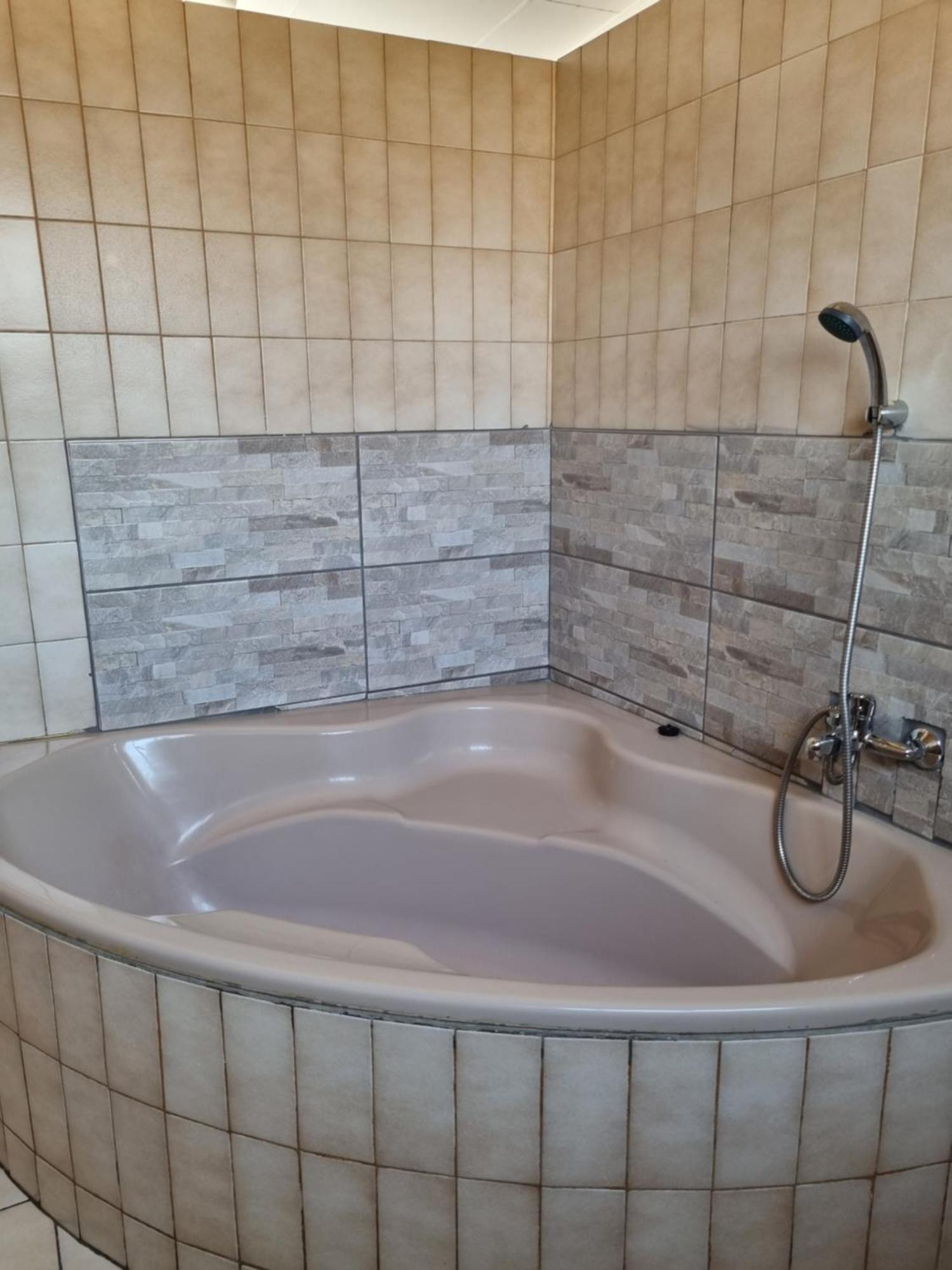 Ethen Guesthouse Полокване Екстериор снимка